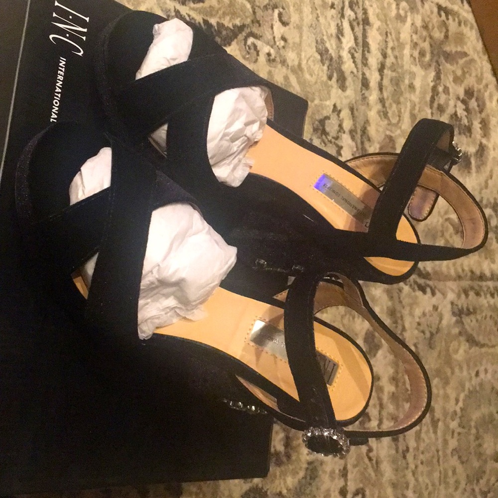Black Velvet Stones high chunk heels